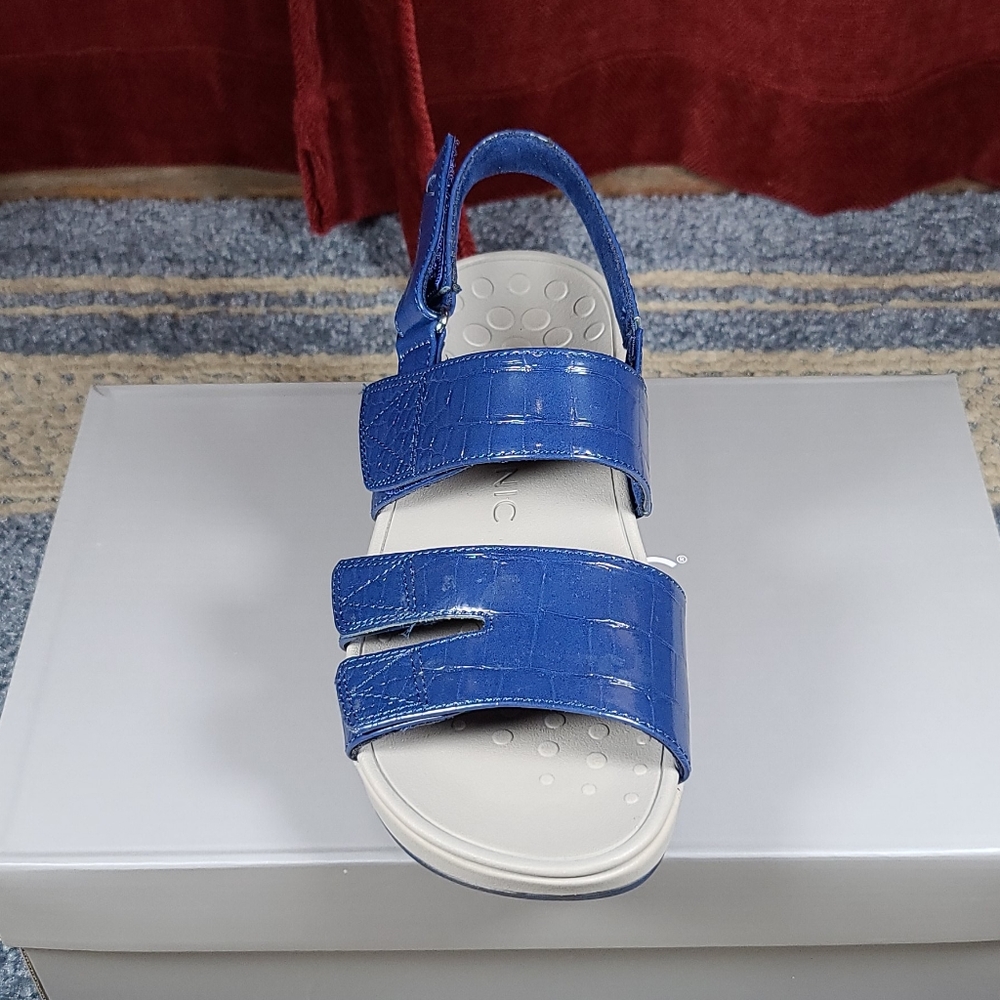 Vionic Roma Platform Sandals - Picture 3 of 5
